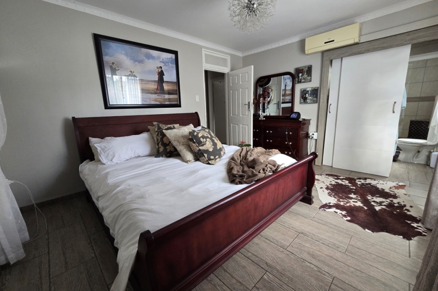 4 Bedroom Property for Sale in Meer En See KwaZulu-Natal