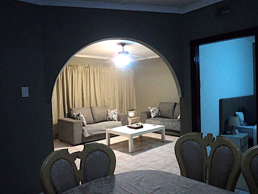 To Let 4 Bedroom Property for Rent in Bluff KwaZulu-Natal