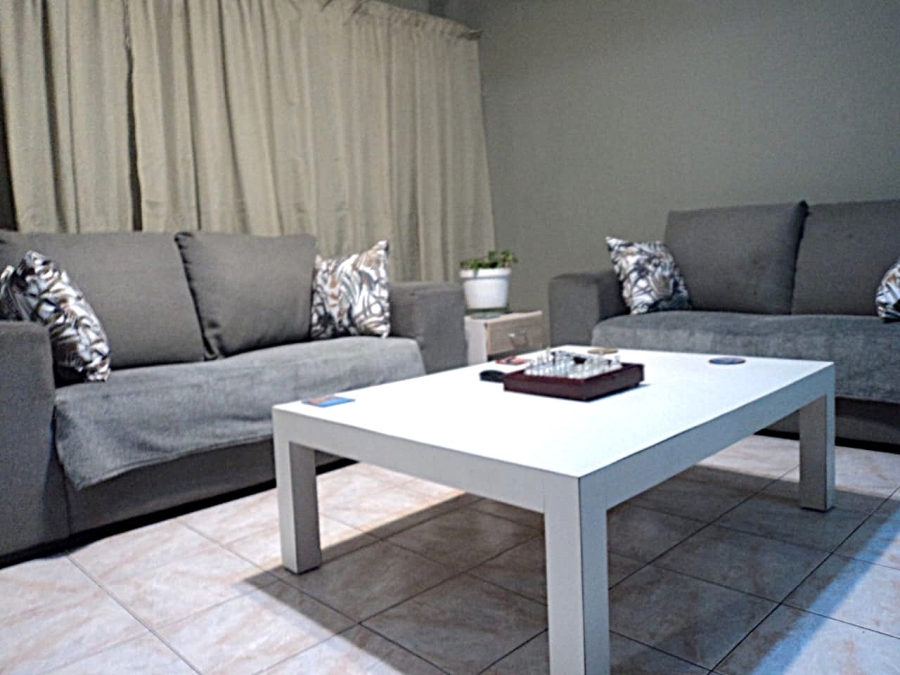 To Let 4 Bedroom Property for Rent in Bluff KwaZulu-Natal