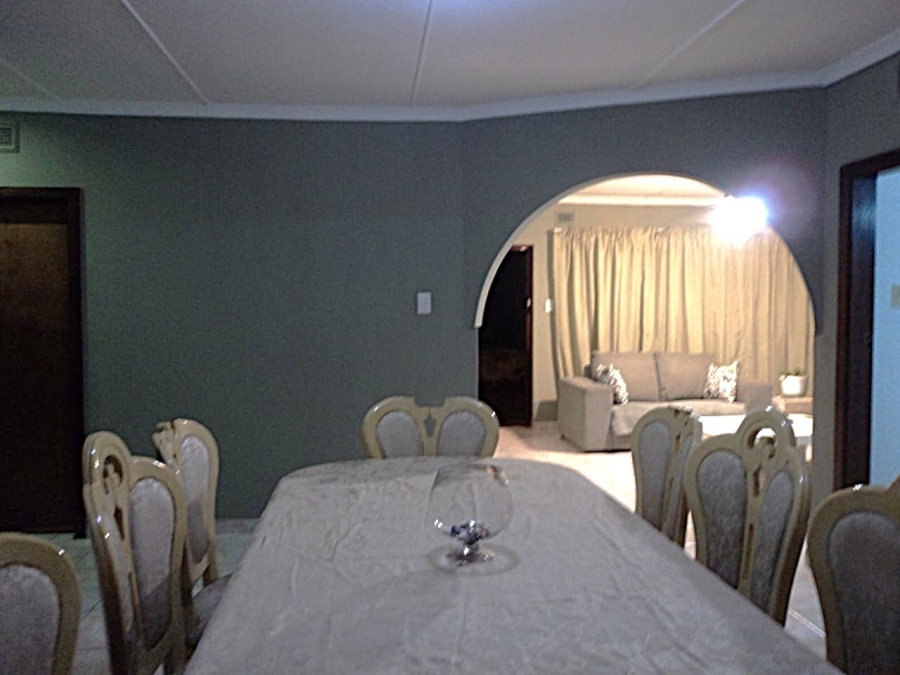 To Let 4 Bedroom Property for Rent in Bluff KwaZulu-Natal