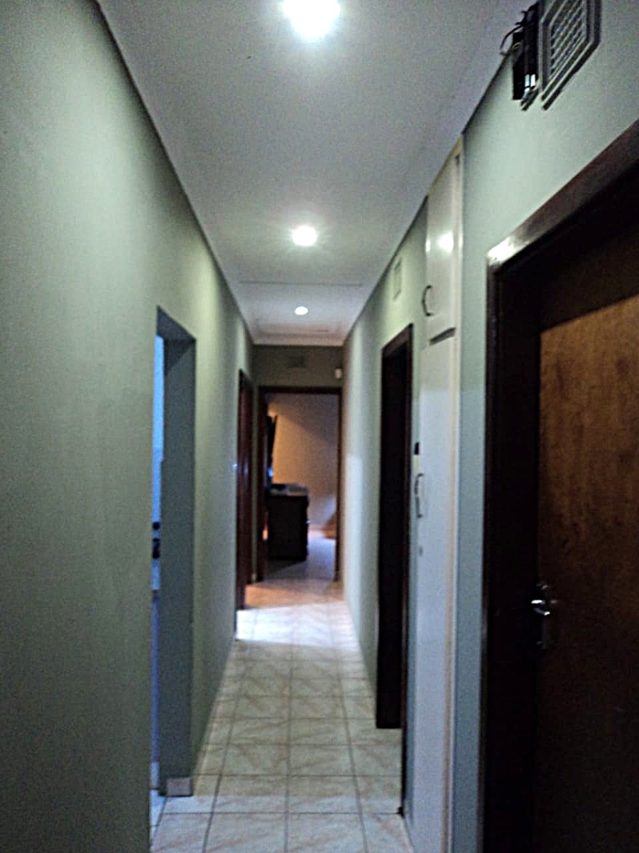 To Let 4 Bedroom Property for Rent in Bluff KwaZulu-Natal