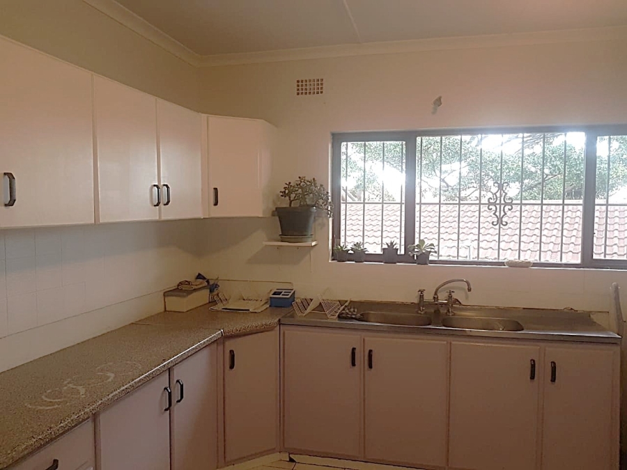 To Let 4 Bedroom Property for Rent in Bluff KwaZulu-Natal