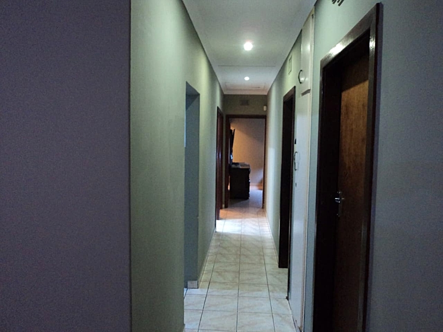 To Let 4 Bedroom Property for Rent in Bluff KwaZulu-Natal