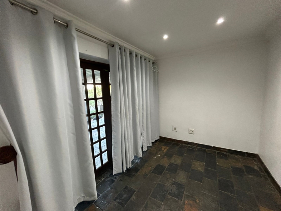 2 Bedroom Property for Sale in Palm Beach KwaZulu-Natal