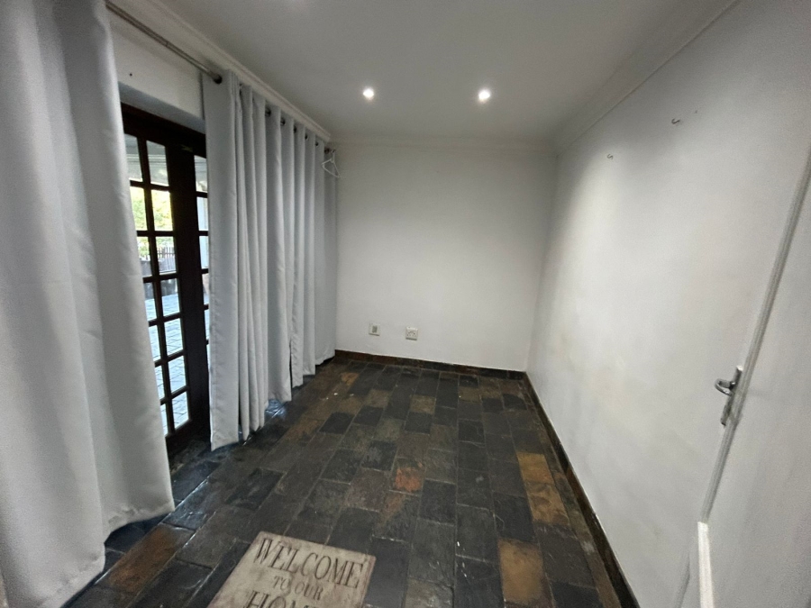 2 Bedroom Property for Sale in Palm Beach KwaZulu-Natal