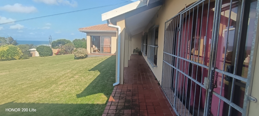 6 Bedroom Property for Sale in Uvongo KwaZulu-Natal