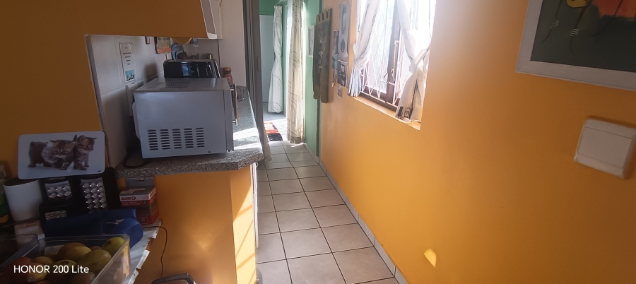 6 Bedroom Property for Sale in Uvongo KwaZulu-Natal