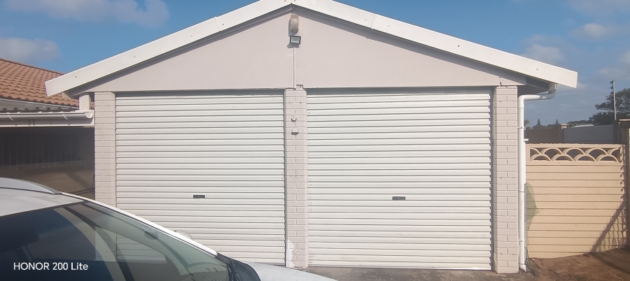 6 Bedroom Property for Sale in Uvongo KwaZulu-Natal