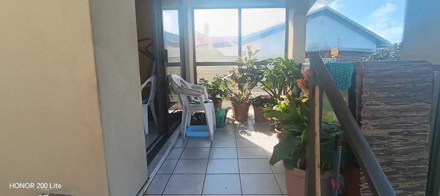 6 Bedroom Property for Sale in Uvongo KwaZulu-Natal