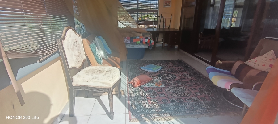 6 Bedroom Property for Sale in Uvongo KwaZulu-Natal
