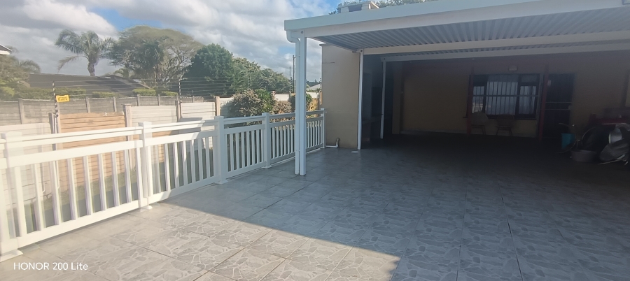 6 Bedroom Property for Sale in Uvongo KwaZulu-Natal