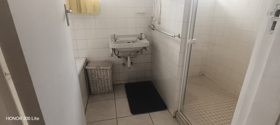 6 Bedroom Property for Sale in Uvongo KwaZulu-Natal