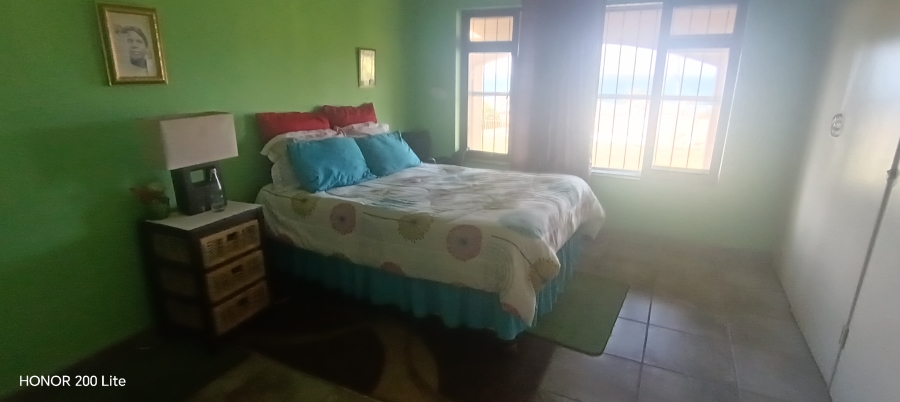 6 Bedroom Property for Sale in Uvongo KwaZulu-Natal