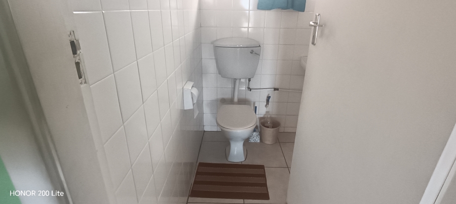 6 Bedroom Property for Sale in Uvongo KwaZulu-Natal