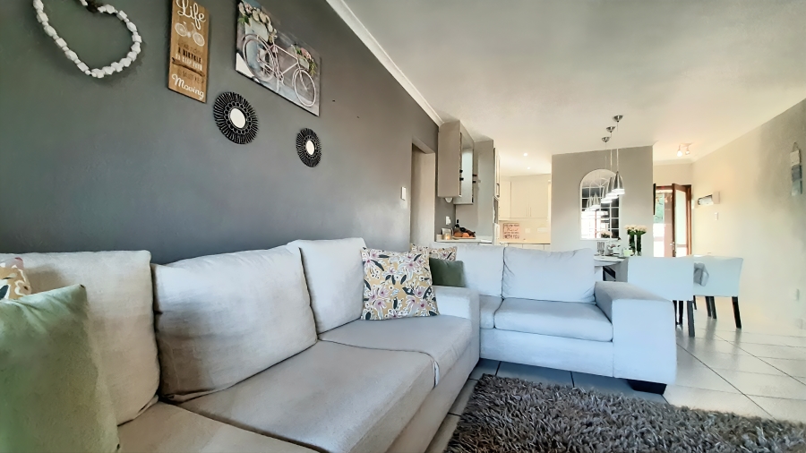 3 Bedroom Property for Sale in Wakenshaw Estate KwaZulu-Natal