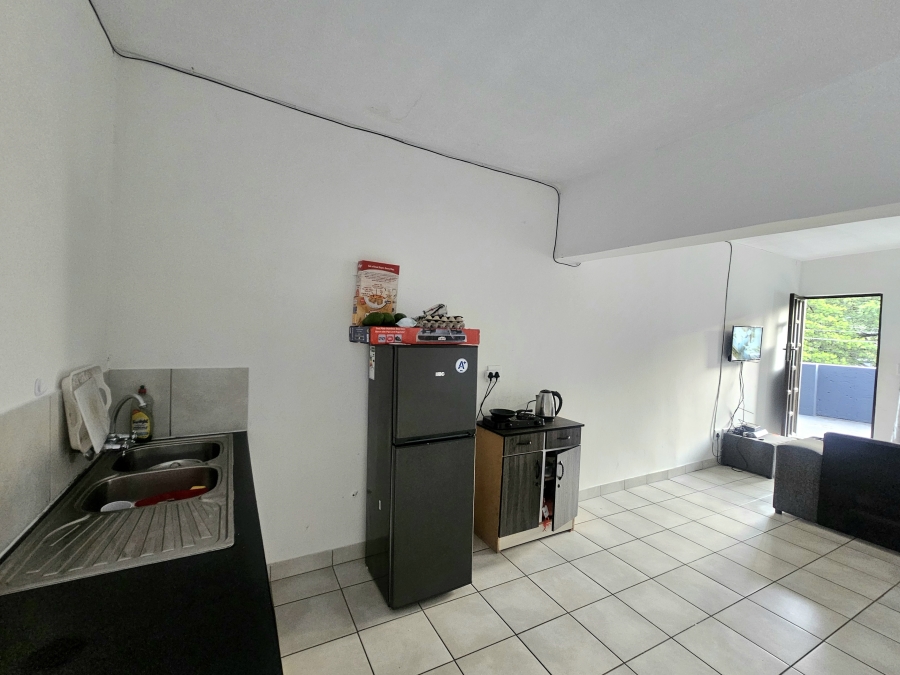 To Let 2 Bedroom Property for Rent in Woodlands KwaZulu-Natal