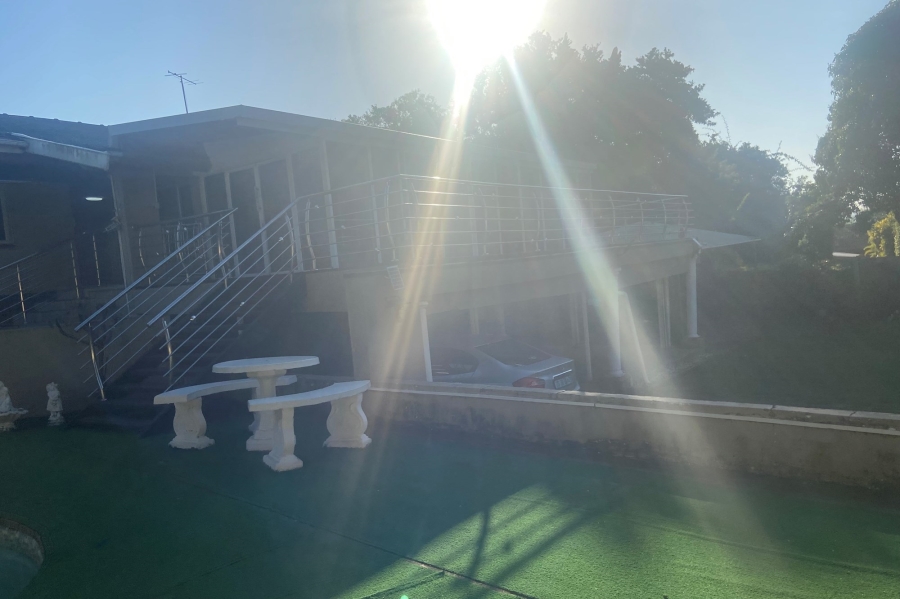 To Let 5 Bedroom Property for Rent in Athlone Park KwaZulu-Natal