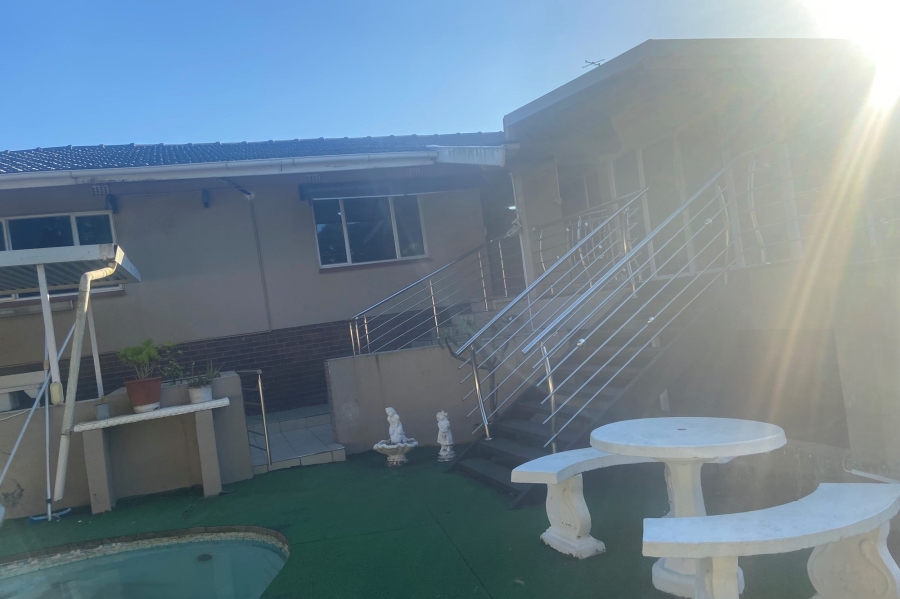 To Let 5 Bedroom Property for Rent in Athlone Park KwaZulu-Natal