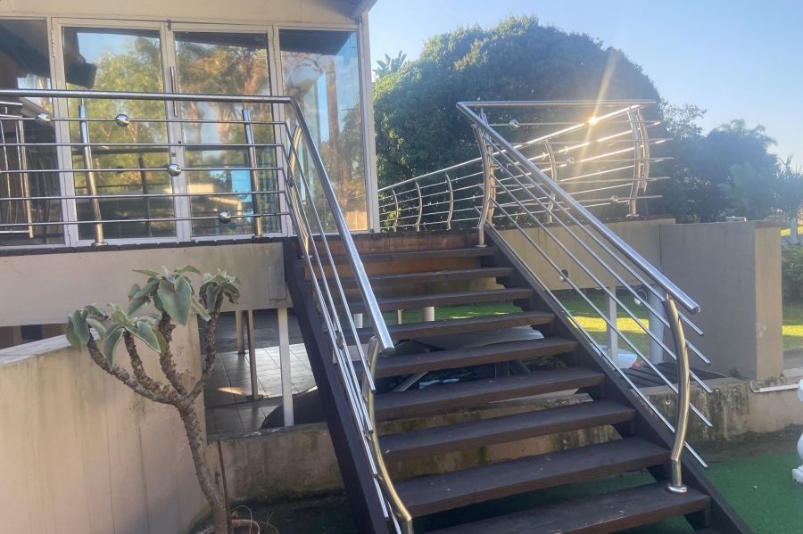 To Let 5 Bedroom Property for Rent in Athlone Park KwaZulu-Natal