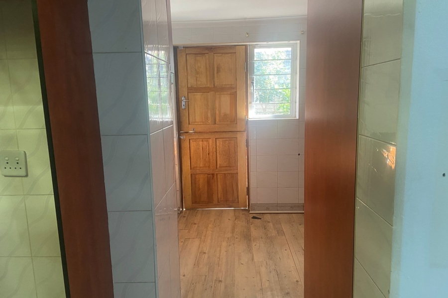 To Let 5 Bedroom Property for Rent in Athlone Park KwaZulu-Natal