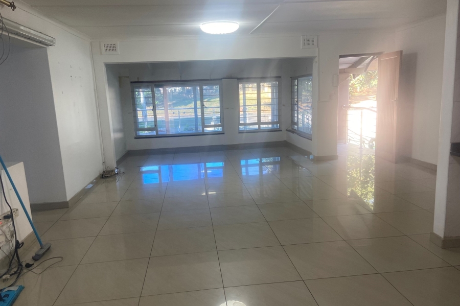 To Let 5 Bedroom Property for Rent in Athlone Park KwaZulu-Natal