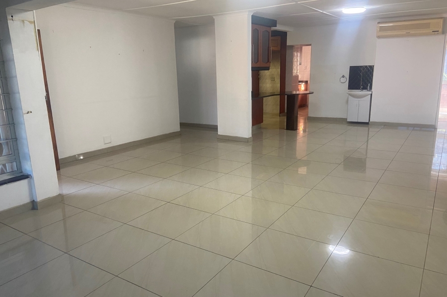 To Let 5 Bedroom Property for Rent in Athlone Park KwaZulu-Natal