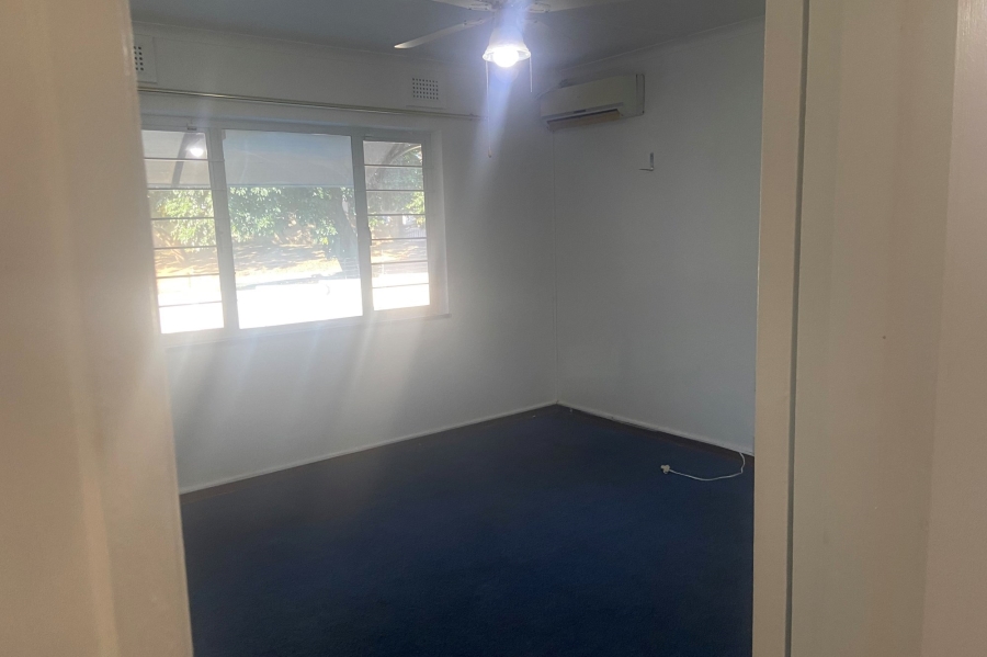 To Let 5 Bedroom Property for Rent in Athlone Park KwaZulu-Natal