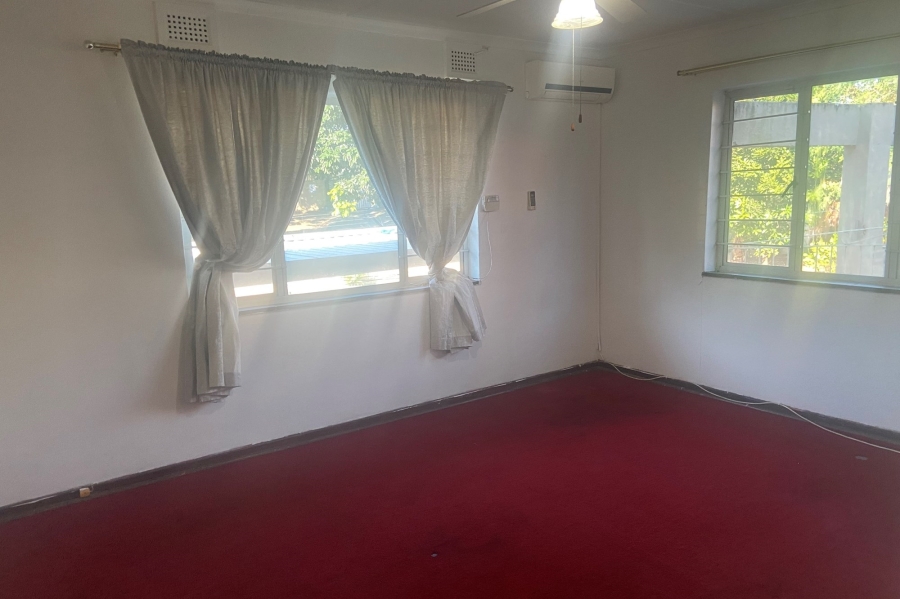 To Let 5 Bedroom Property for Rent in Athlone Park KwaZulu-Natal