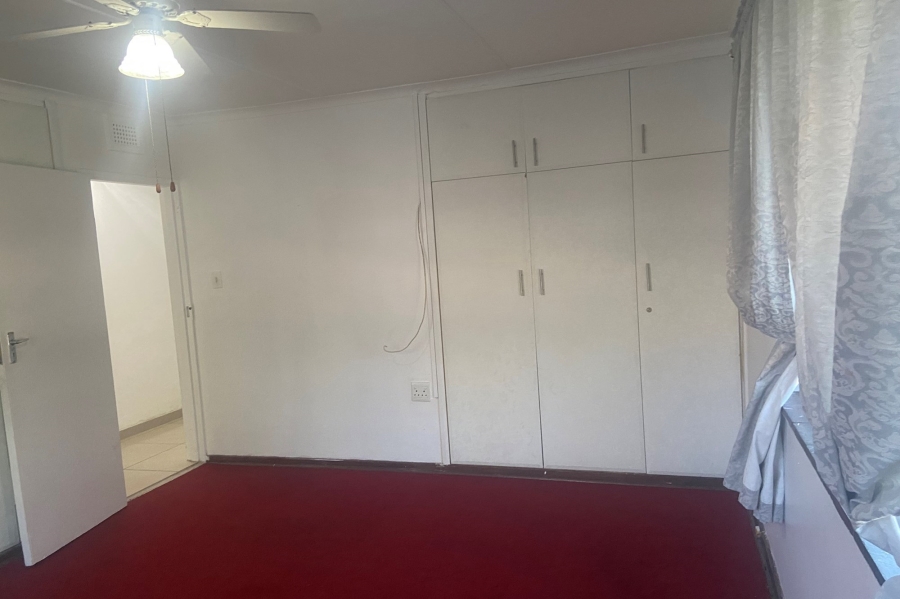 To Let 5 Bedroom Property for Rent in Athlone Park KwaZulu-Natal