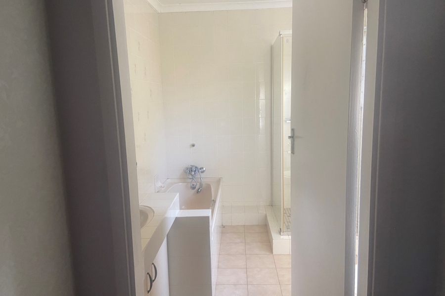 To Let 5 Bedroom Property for Rent in Athlone Park KwaZulu-Natal