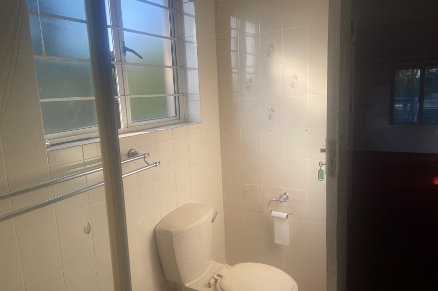 To Let 5 Bedroom Property for Rent in Athlone Park KwaZulu-Natal