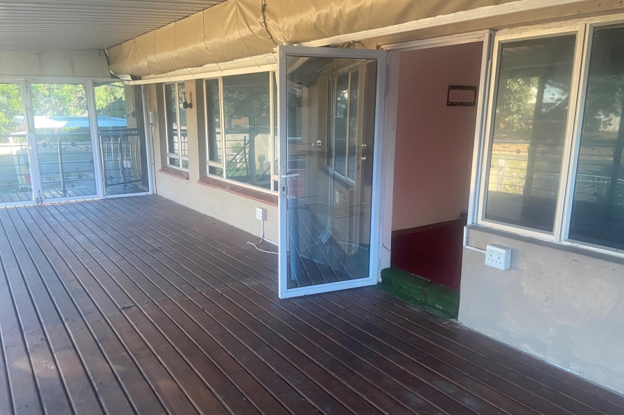 To Let 5 Bedroom Property for Rent in Athlone Park KwaZulu-Natal