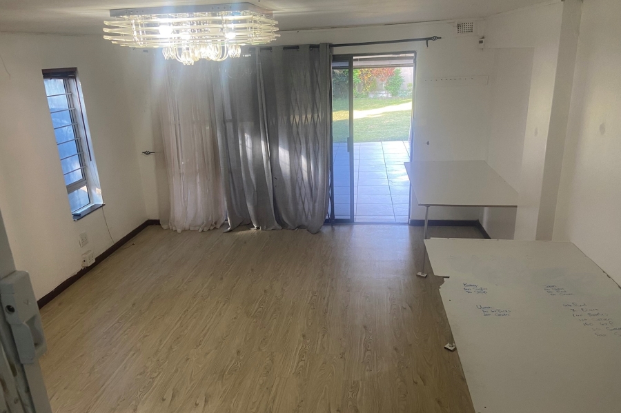 To Let 5 Bedroom Property for Rent in Athlone Park KwaZulu-Natal