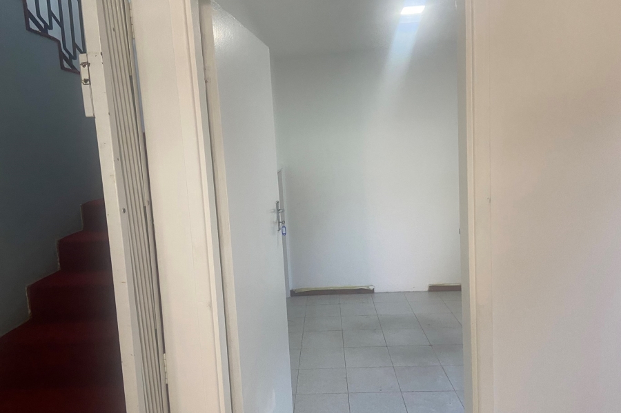 To Let 5 Bedroom Property for Rent in Athlone Park KwaZulu-Natal