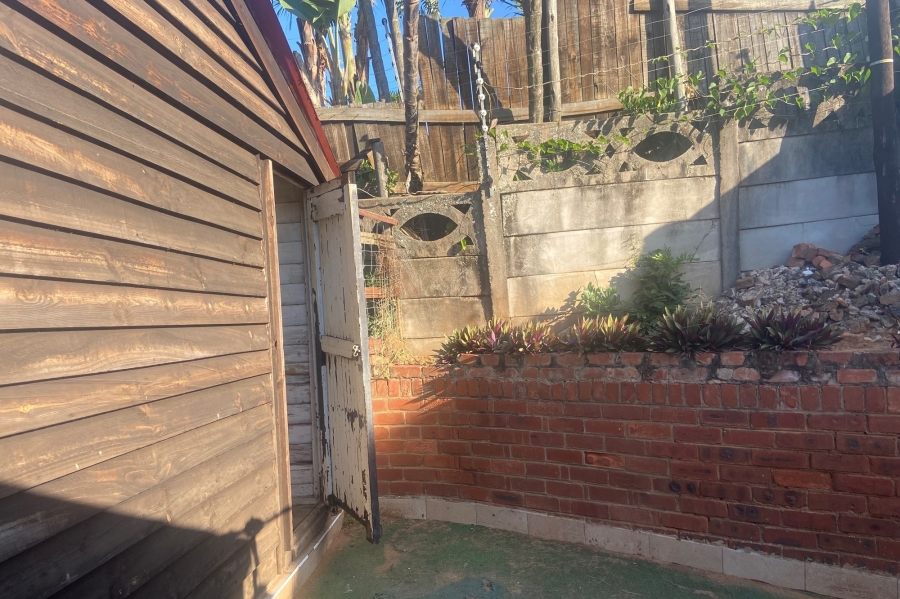 To Let 5 Bedroom Property for Rent in Athlone Park KwaZulu-Natal