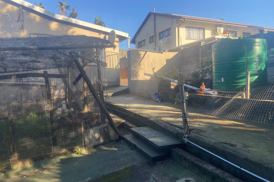 To Let 5 Bedroom Property for Rent in Athlone Park KwaZulu-Natal