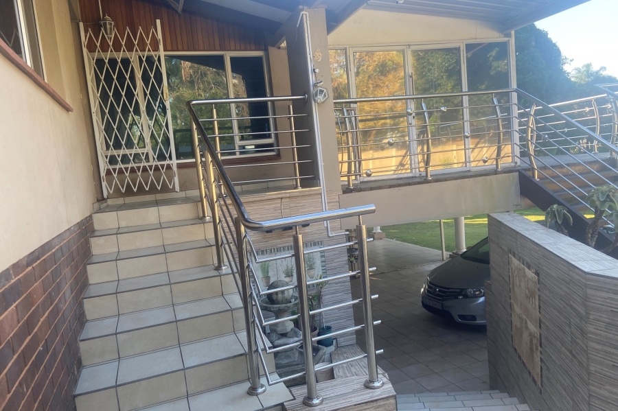 To Let 5 Bedroom Property for Rent in Athlone Park KwaZulu-Natal