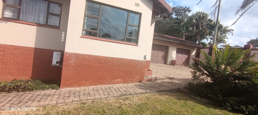 6 Bedroom Property for Sale in Uvongo KwaZulu-Natal