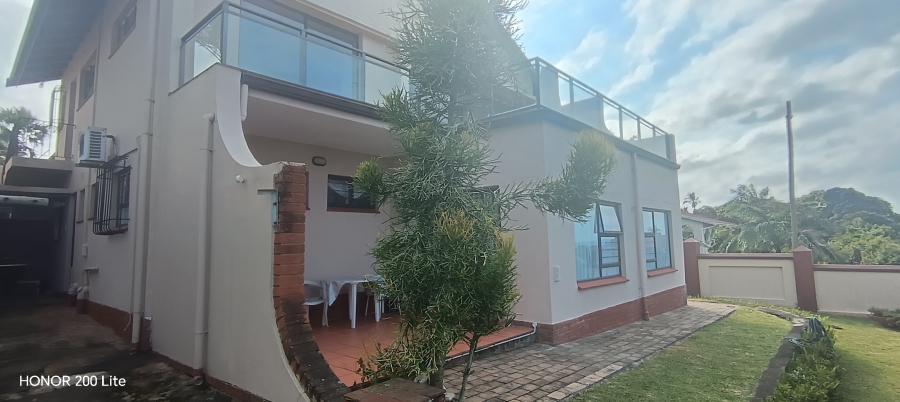 6 Bedroom Property for Sale in Uvongo KwaZulu-Natal