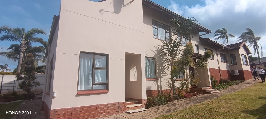6 Bedroom Property for Sale in Uvongo KwaZulu-Natal