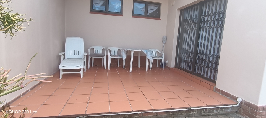 6 Bedroom Property for Sale in Uvongo KwaZulu-Natal