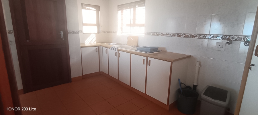 6 Bedroom Property for Sale in Uvongo KwaZulu-Natal