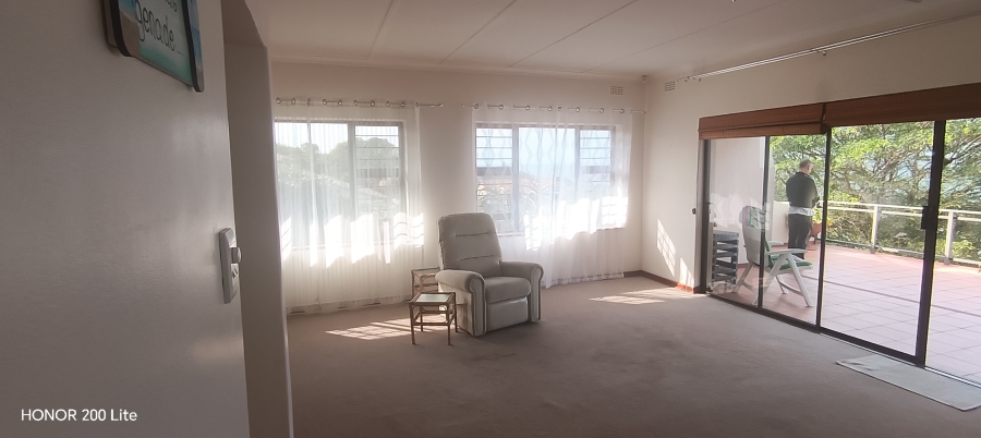 6 Bedroom Property for Sale in Uvongo KwaZulu-Natal