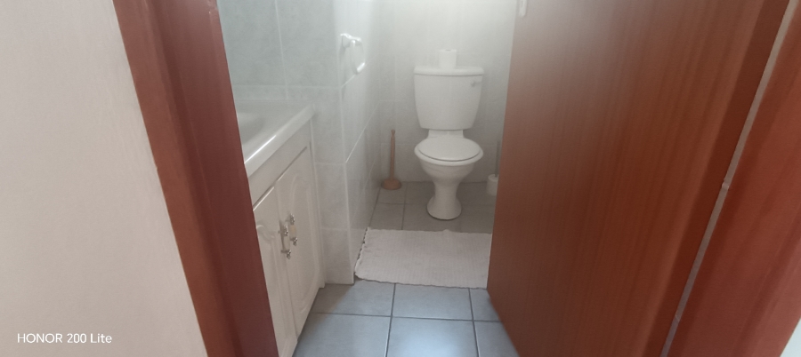 6 Bedroom Property for Sale in Uvongo KwaZulu-Natal