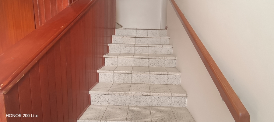 6 Bedroom Property for Sale in Uvongo KwaZulu-Natal