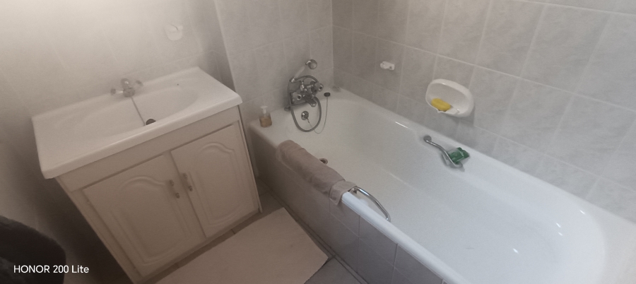 6 Bedroom Property for Sale in Uvongo KwaZulu-Natal