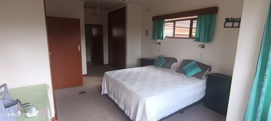 6 Bedroom Property for Sale in Uvongo KwaZulu-Natal