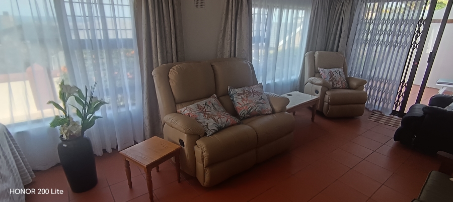 6 Bedroom Property for Sale in Uvongo KwaZulu-Natal