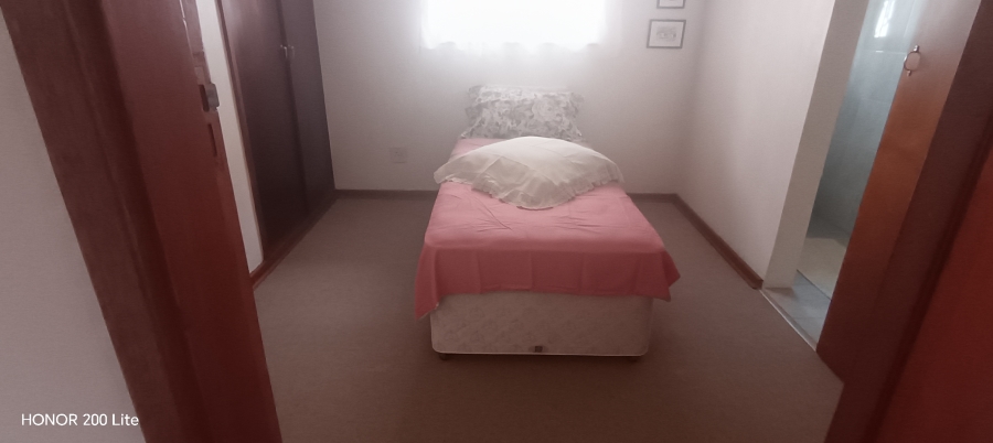 6 Bedroom Property for Sale in Uvongo KwaZulu-Natal