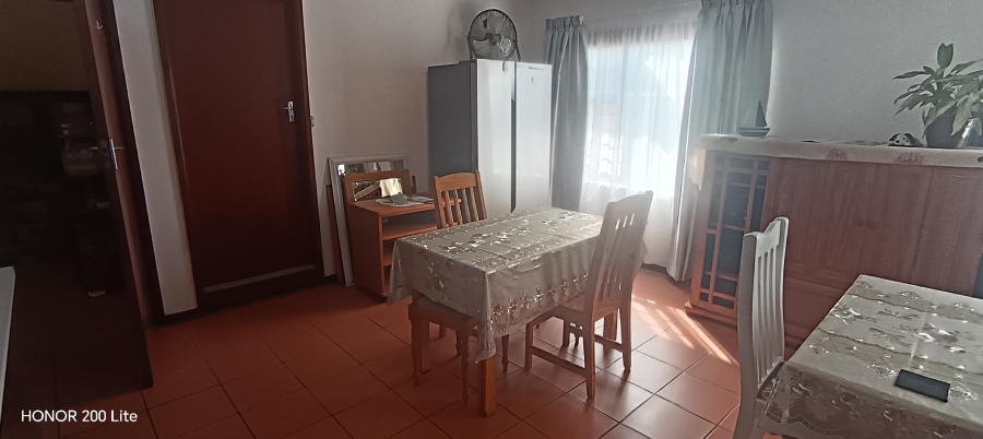 6 Bedroom Property for Sale in Uvongo KwaZulu-Natal